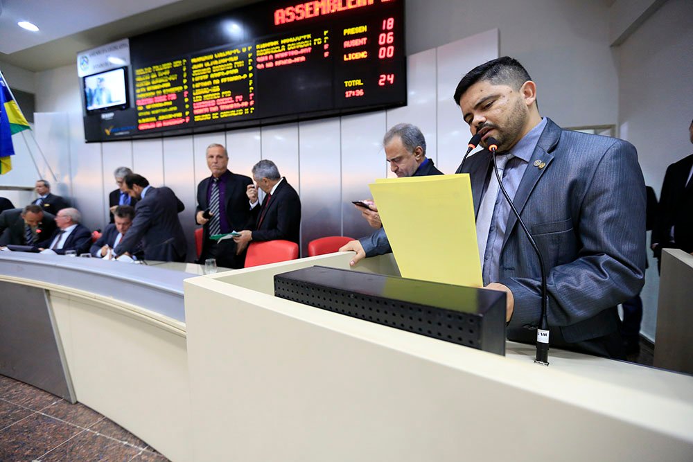 ESGOTO A CÉU ABERTO – Deputado Jesuíno oficializa prefeito de Candeias e cobra providências