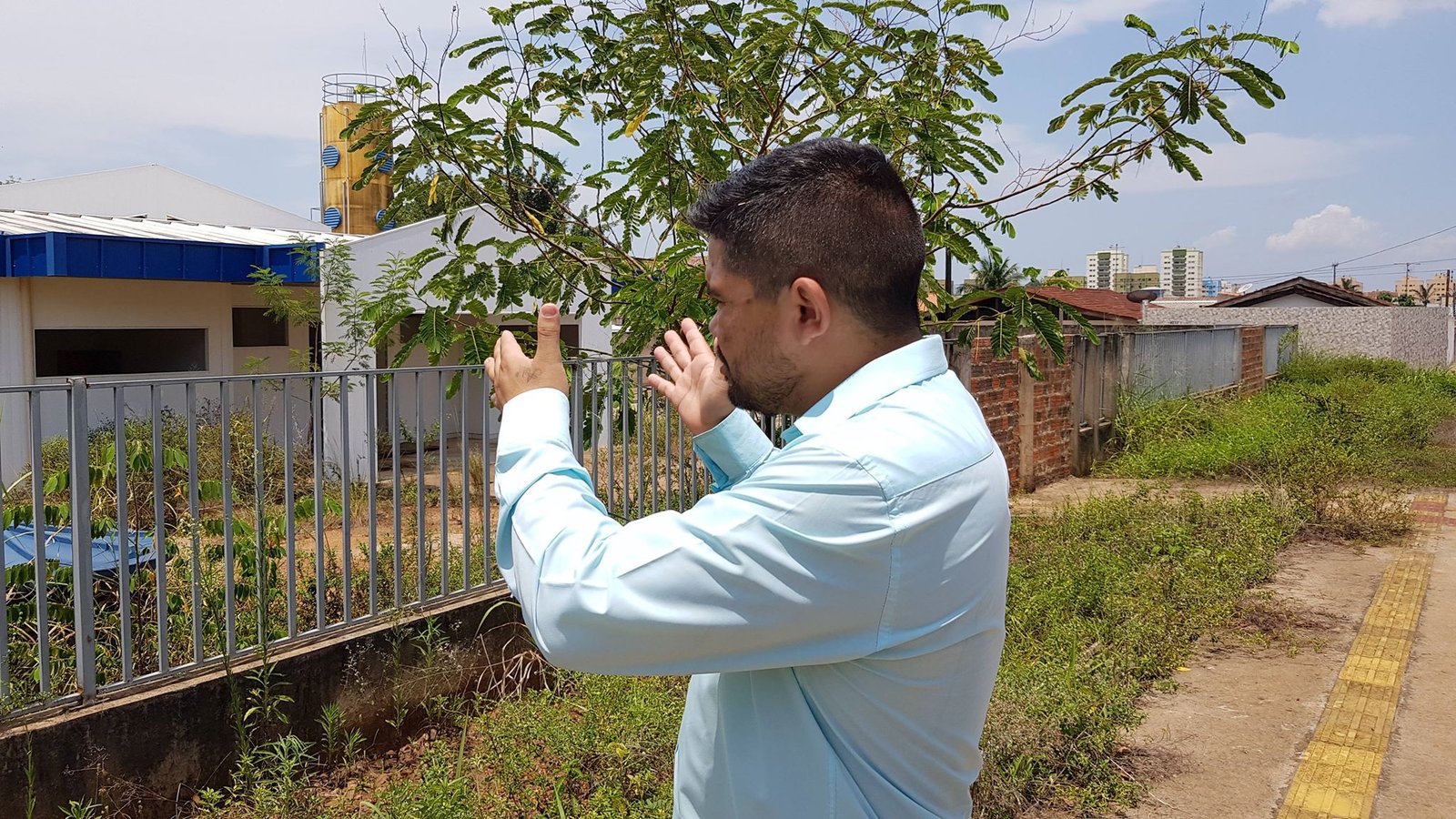 ABANDONO – Prédio de creche no bairro Alphaville está abandonado e deputado Jesuino cobra solução