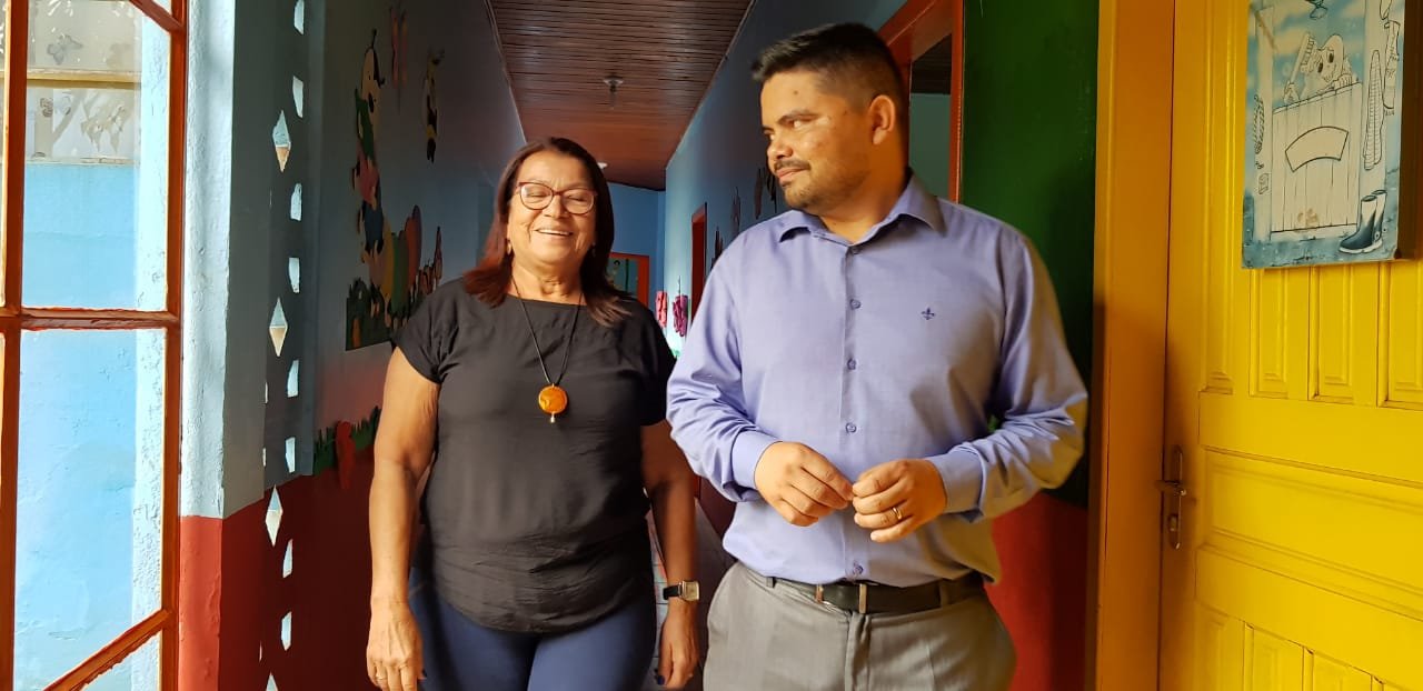 PEQUENA PRISCILA – Deputado Jesuíno visita creche e confere materiais destinado através de emenda parlamentar