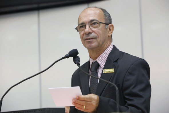 Deputado Jesuíno concede título de Cidadão Honorífico a jornalista Lenilson Guedes