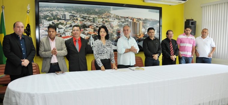 Deputado Jesuino Boabaid participa de assinatura de Ordem de Serviço para levantamento topográfico da “Figura A”