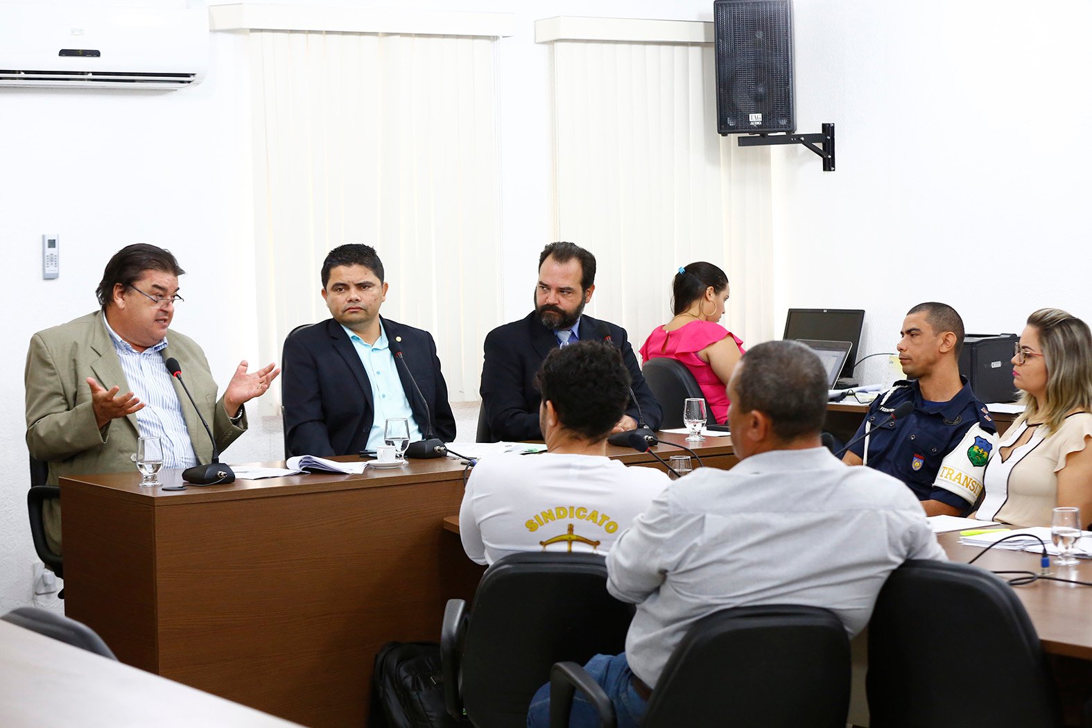 Deputado Jesuíno realiza audiência e ouve reivindicações de mototaxistas