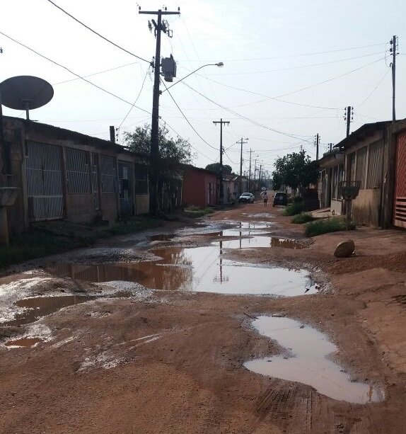 Deputado Jesuíno indica asfaltamento em rua do Bairro Castanheira