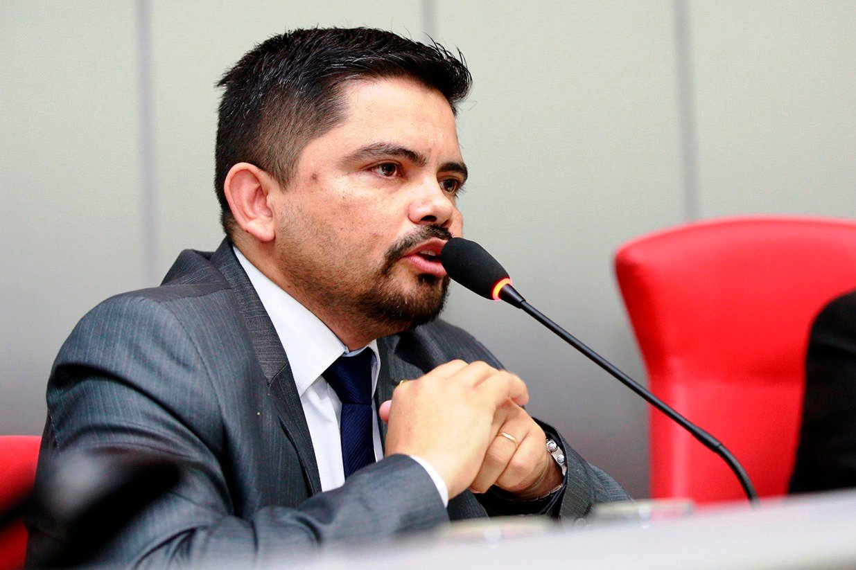 Deputado Jesuíno Boabaid apoia Uber e outros aplicativos, mas pede pagamento de licenças para atuação