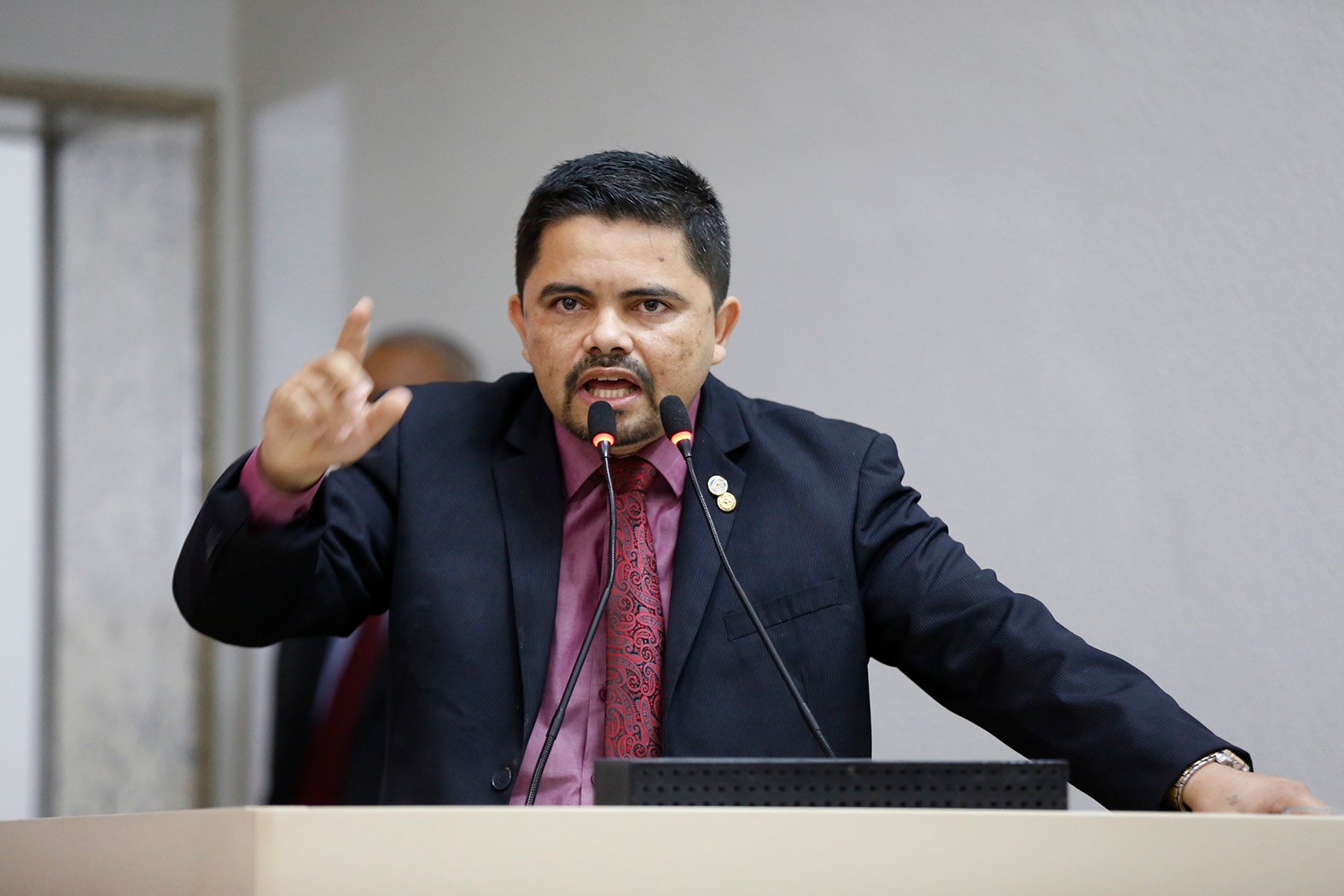 Jesuíno Boabaid afirma que não haverá ponto facultativo em seu gabinete