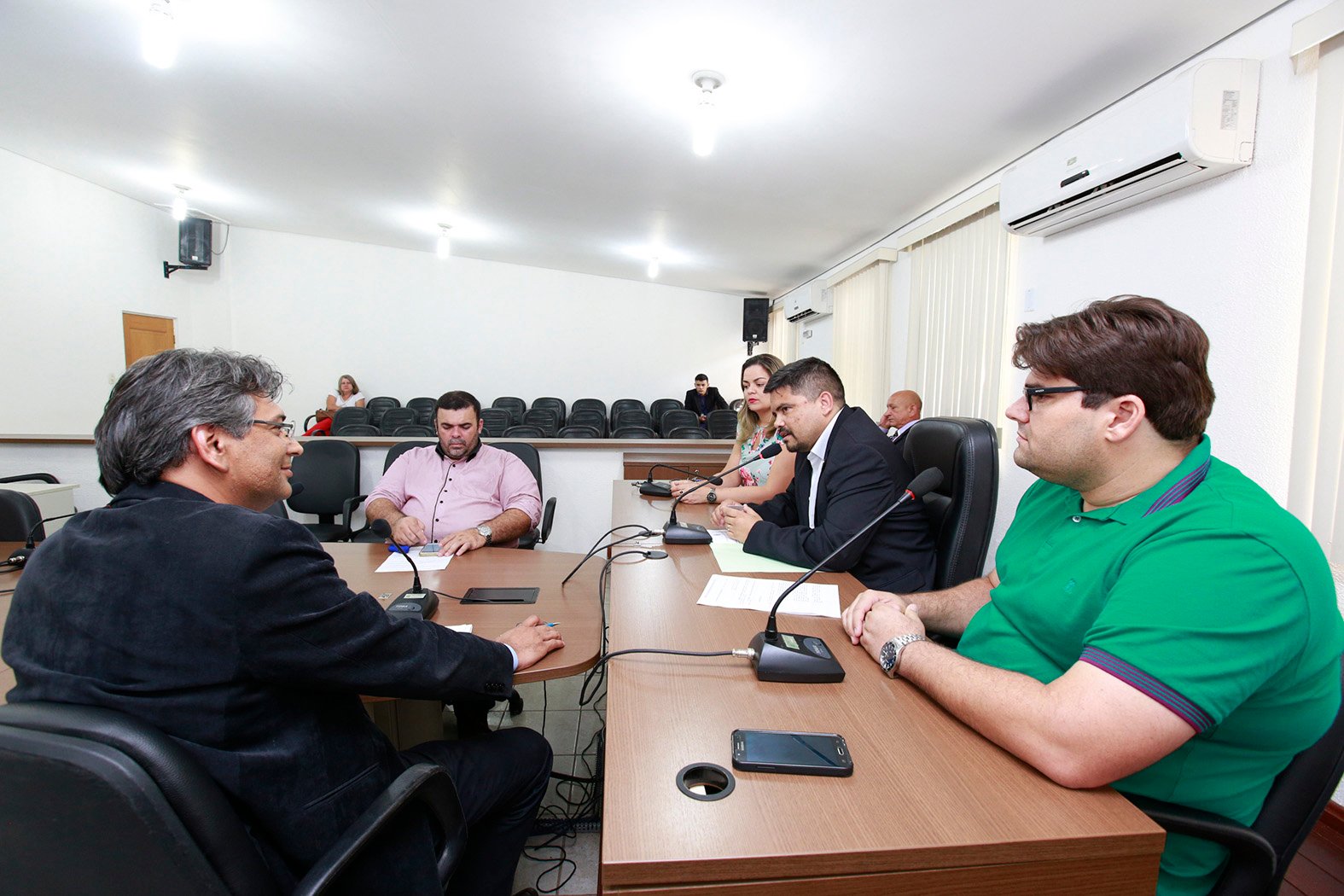 Deputado Jesuíno realiza audiência buscando agilidade na conclusão de obras da Caerd