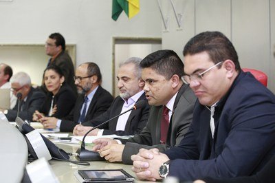 Deputado Jesuino debate situação de aprovados em Audiência Pública