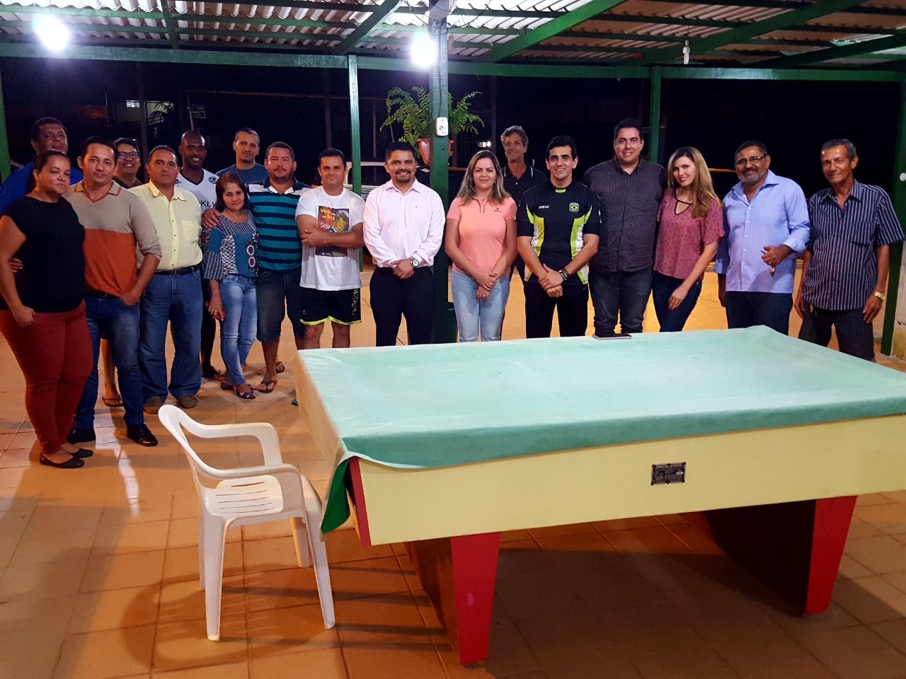 Deputado Jesuíno Boabaid ouve pedidos de melhorias no bairro Nova Esperança durante reunião