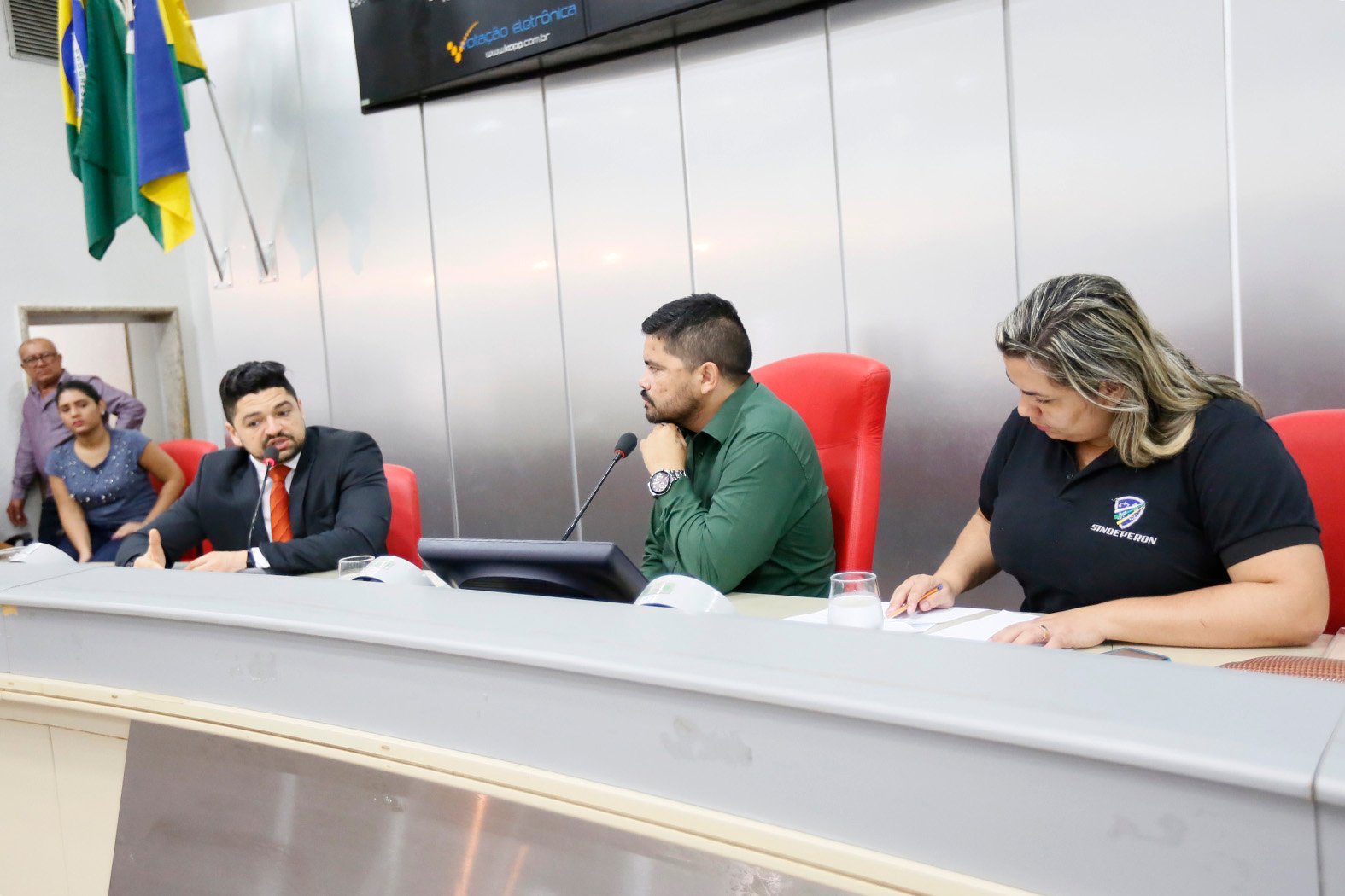 Deputado Jesuíno Boabaid debate com Executivo e sindicatos alteração na Lei 4.071