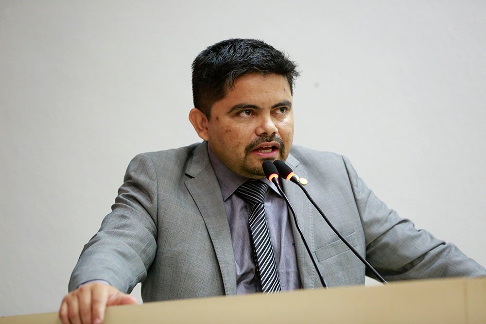 Deputado Jesuíno oficializa comando da PMRO sobre convocação de excedentes