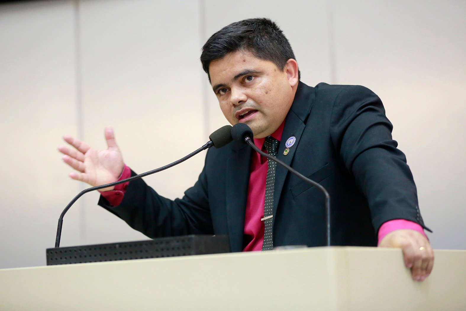 Deputado Jesuíno Boabaid acusa governo de não cumprir promessas a policiais