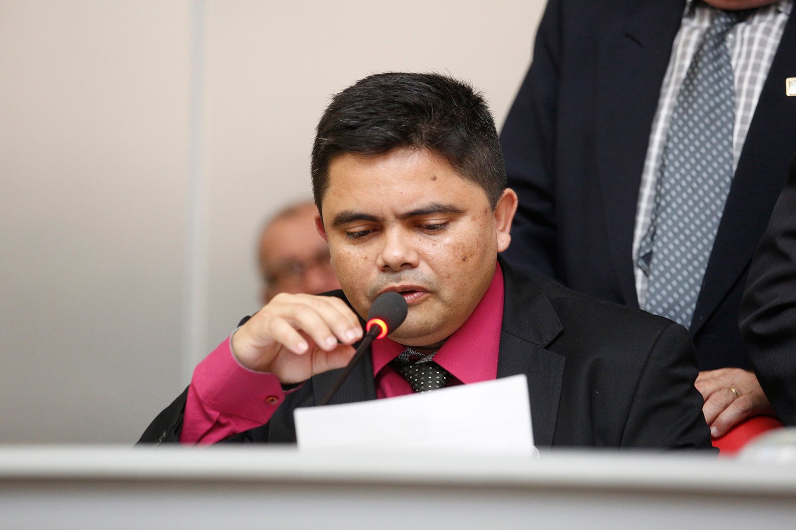 Jesuíno requer convocação de secretários de Estado