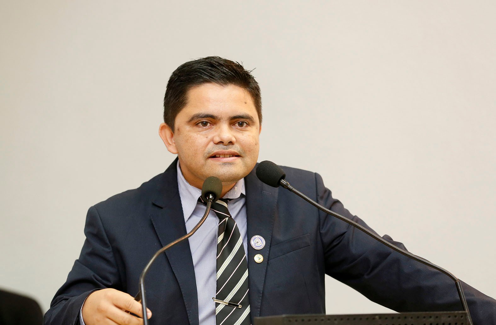 Assembleia debate tarifa de energia elétrica no Estado