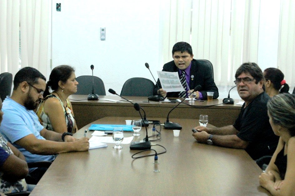 Comunidade quer evitar despejo e pede ajuda ao deputado Jesuíno