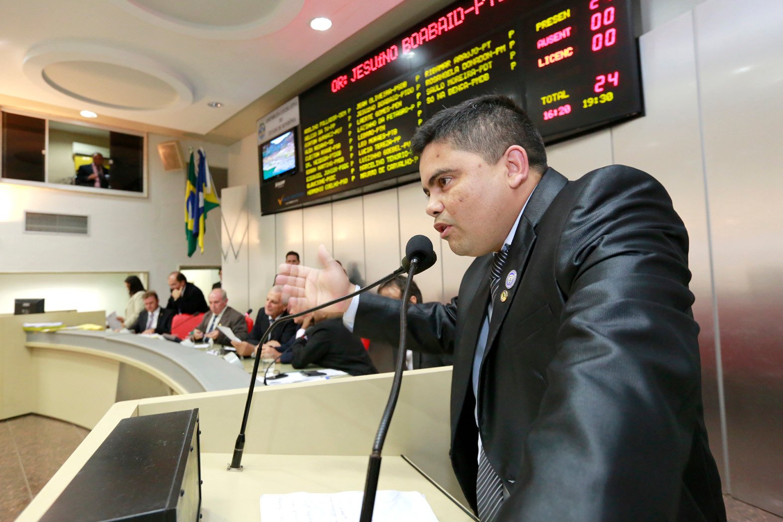 Deputado Jesuíno Boabaid pede benefício a militares