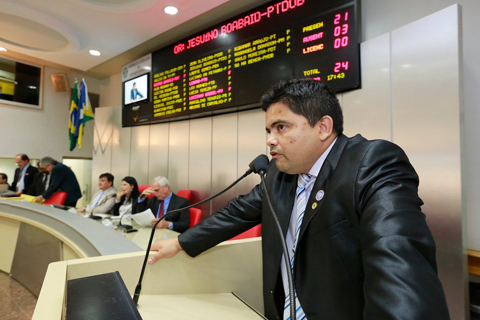 Jesuíno Boabaid defende PM e pede ajuda para bairro Universitário