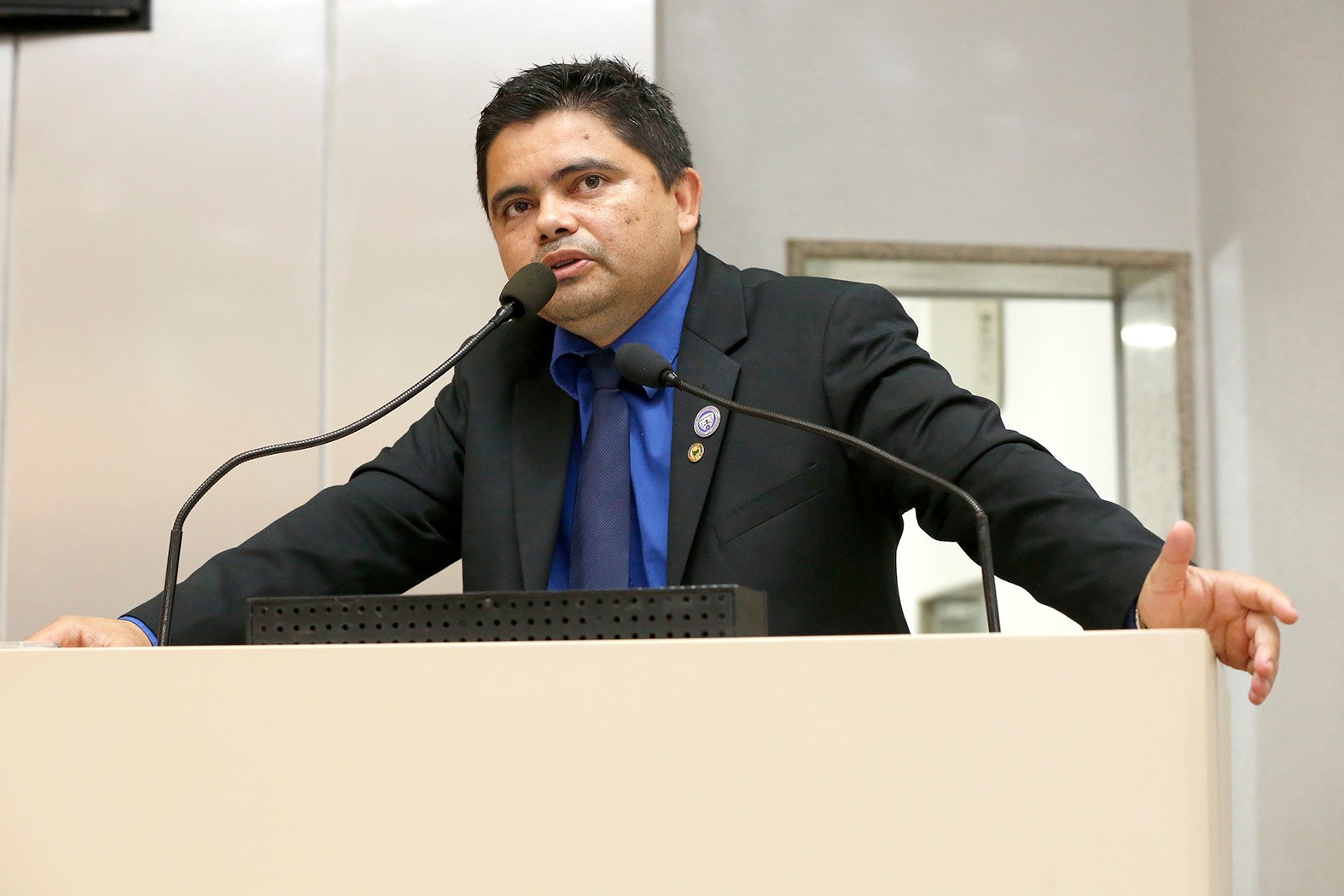 Deputado requer informações para instruir fiscalização