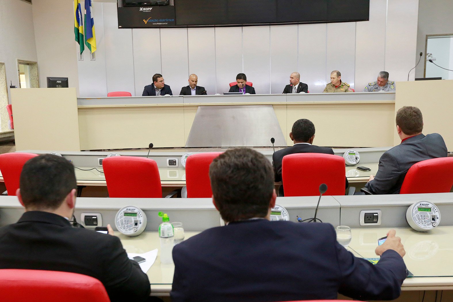 Comissão de segurança discute efetivo da Polícia Militar e Bombeiros
