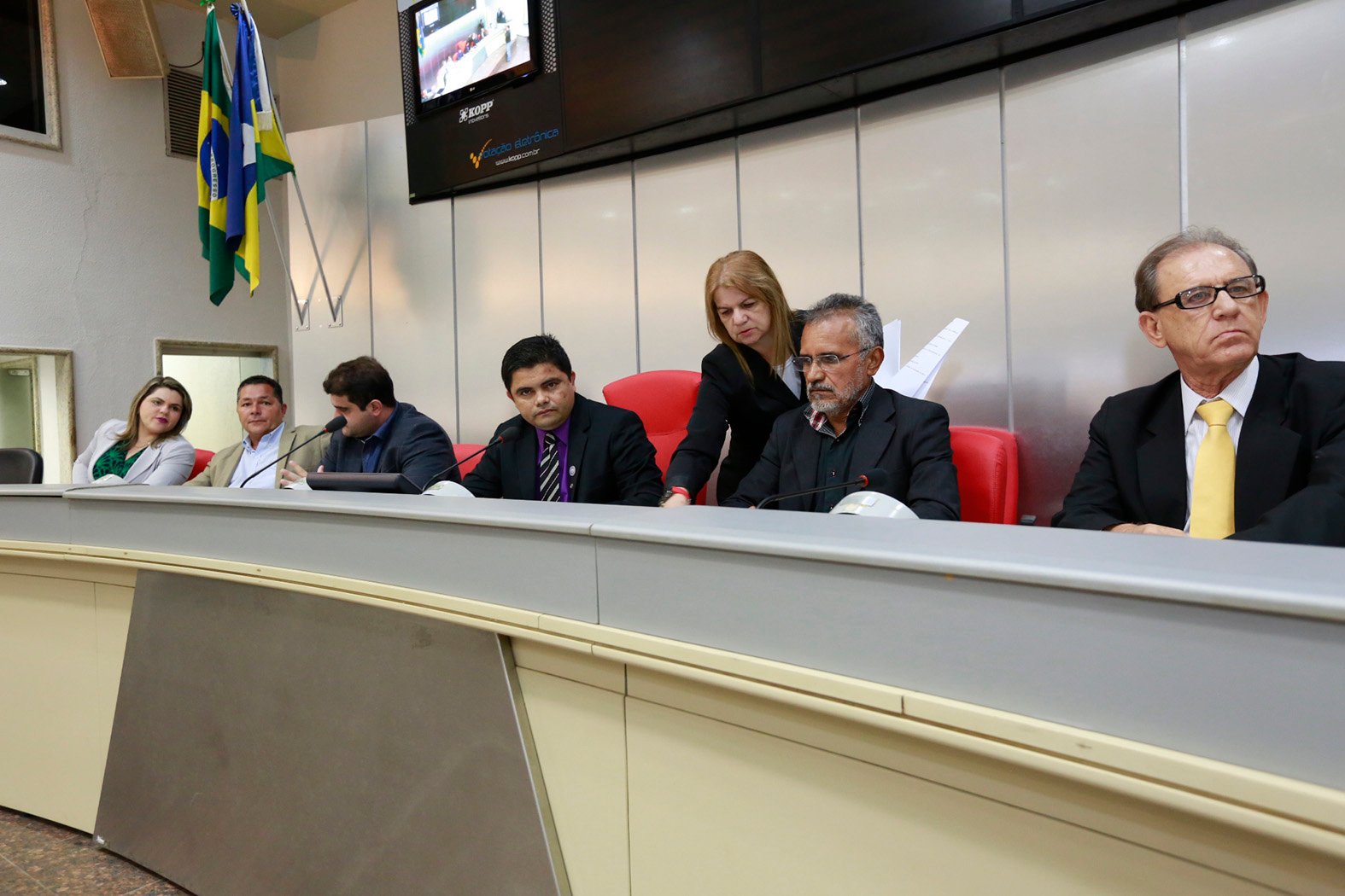 Audiência pública busca soluções para famílias do bairro Universitário