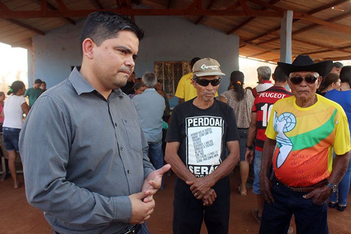 Jesuíno conhece problemas da comunidade Terra Santa