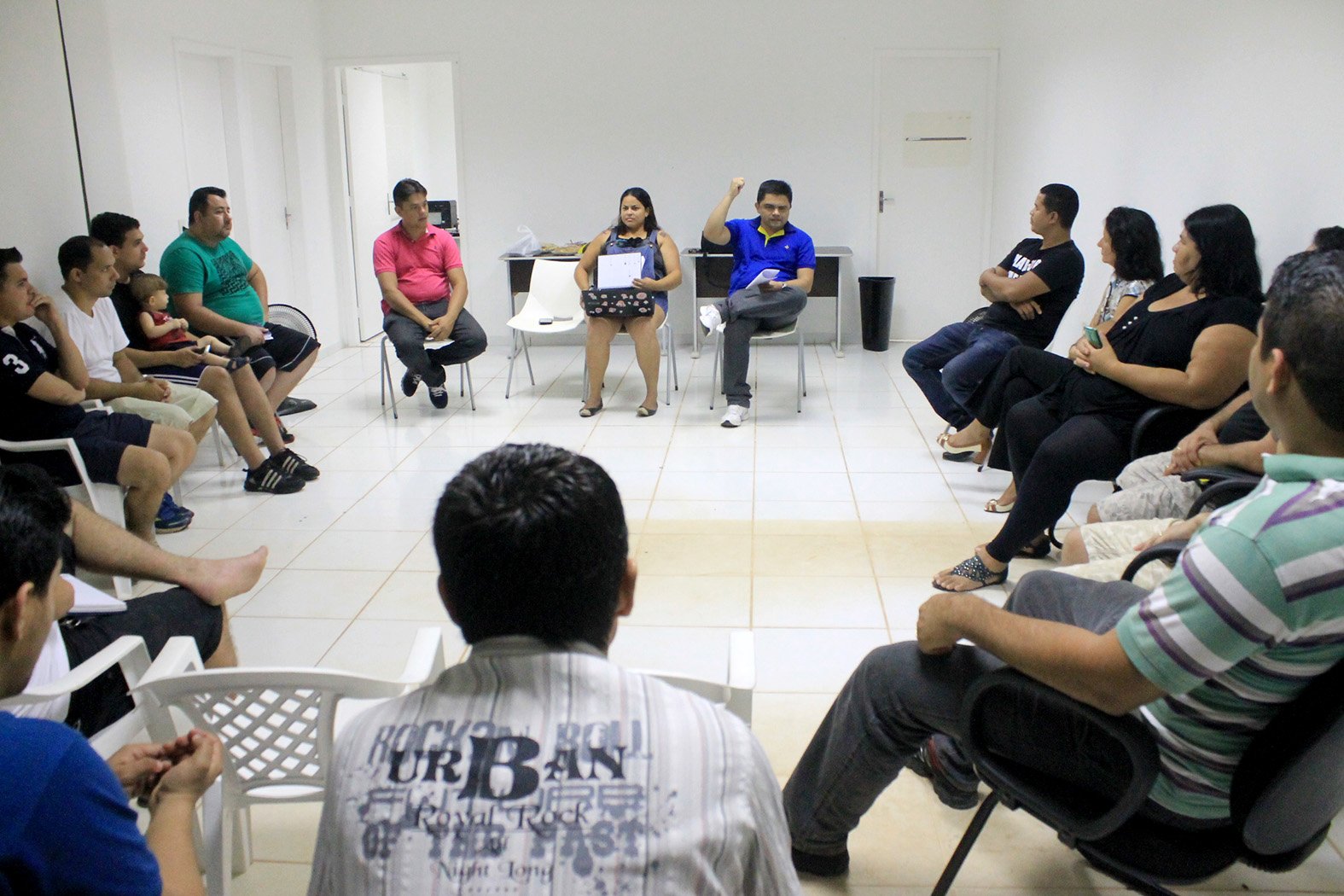 Jesuíno Boabaid ouve reclamações de moradores do Bairro Novo