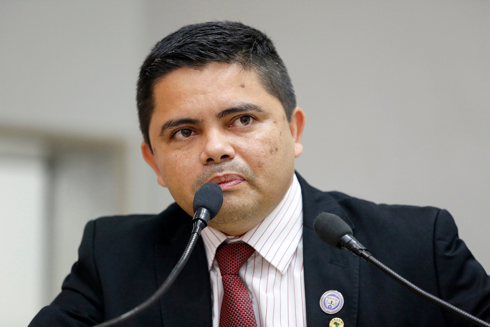 Jesuíno Boabaid apresenta proposta de emenda à Constituição do Estado