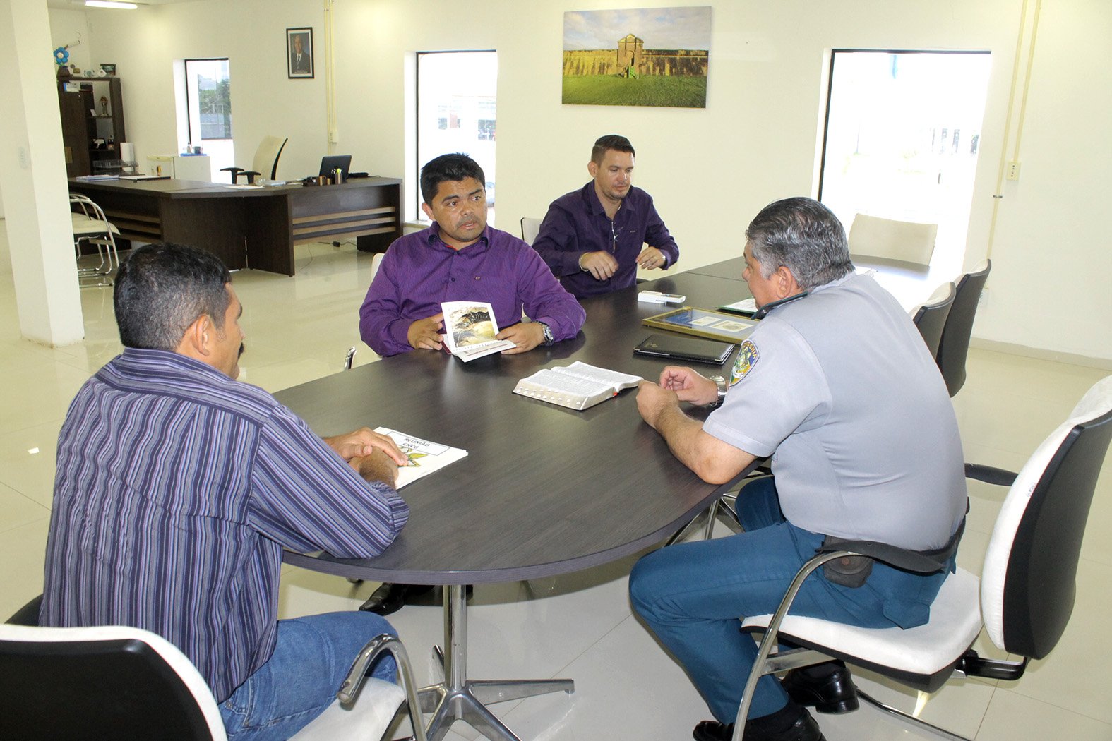 Jesuíno discute conquistas com comandante da Polícia Militar