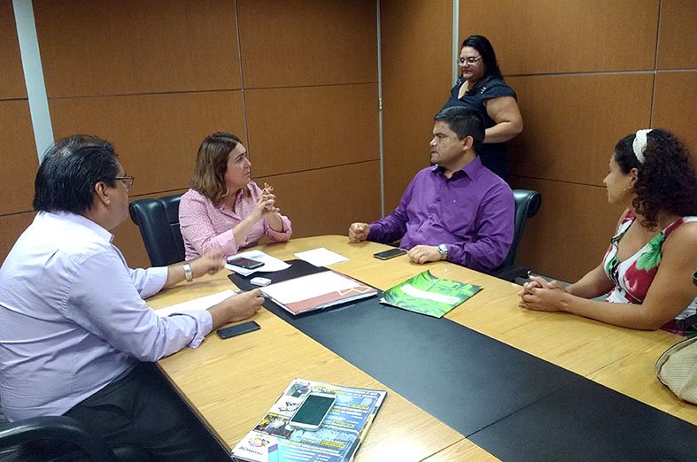 Parlamentar solicita melhorias para escola e creche da capital