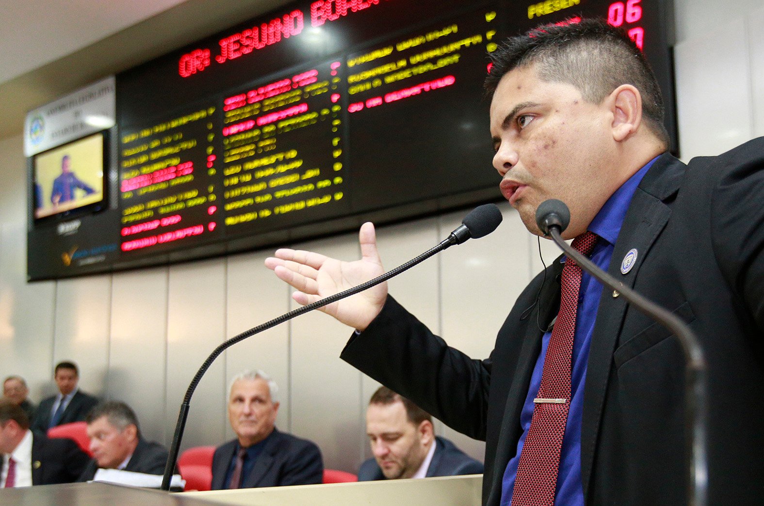 Deputado denuncia situação caótica no João Paulo II