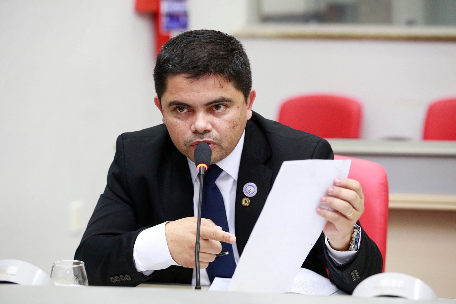 Jesuíno busca desbloquear salário de servidores estaduais