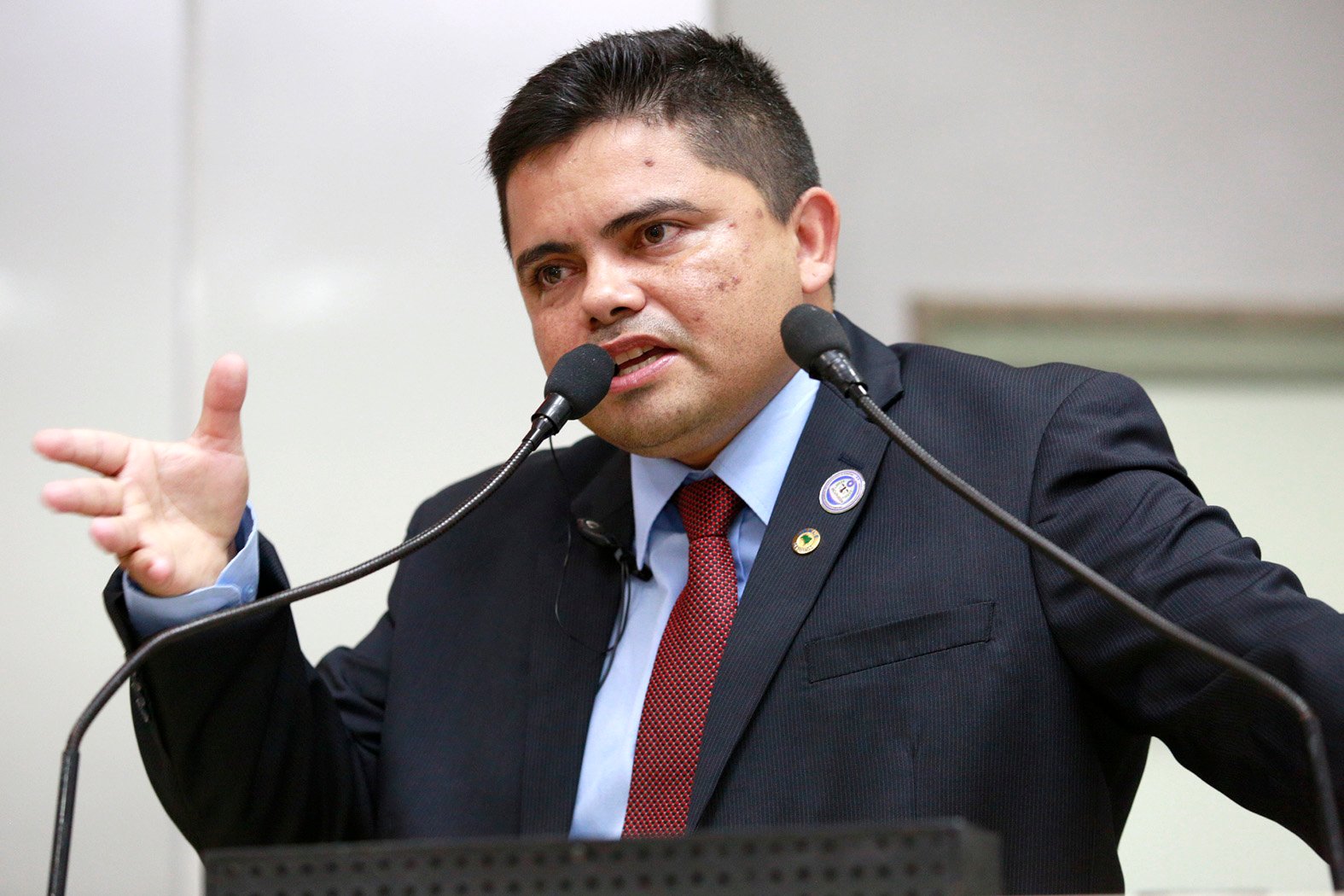 Deputado Jesuíno questiona barreiras para acesso a medicamento de combate ao câncer
