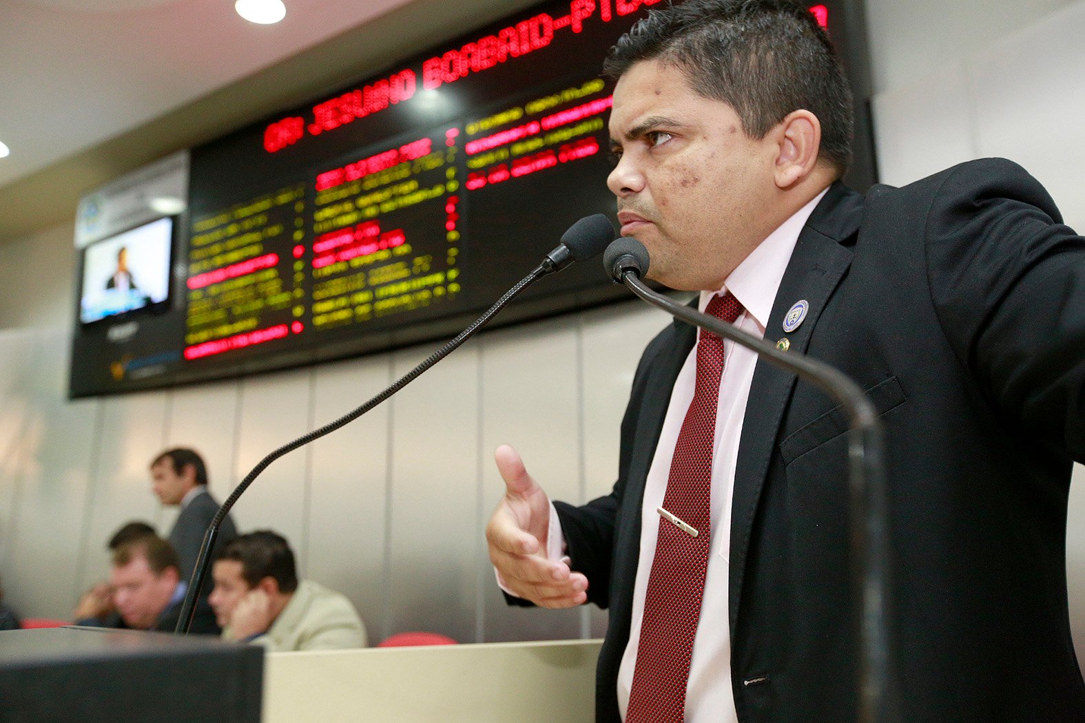 Deputado Jesuíno requer informações ao Governo