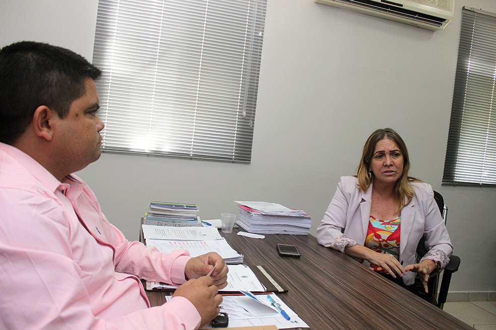 Jesuíno obtém garantia de reforma em escola de Ji-Paraná