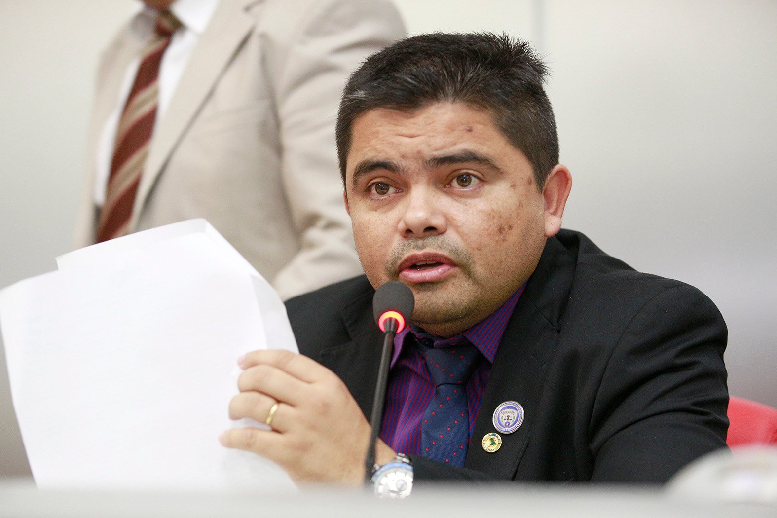 Deputado Jesuíno busca construção de quadra de esportes