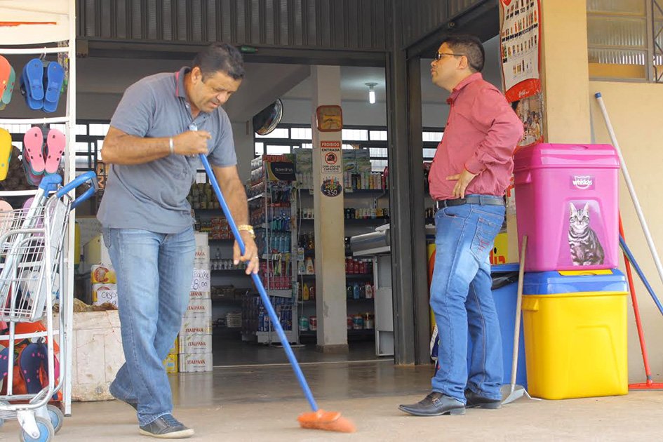 Deputado Jesuíno busca solução para moradores que estão sem água