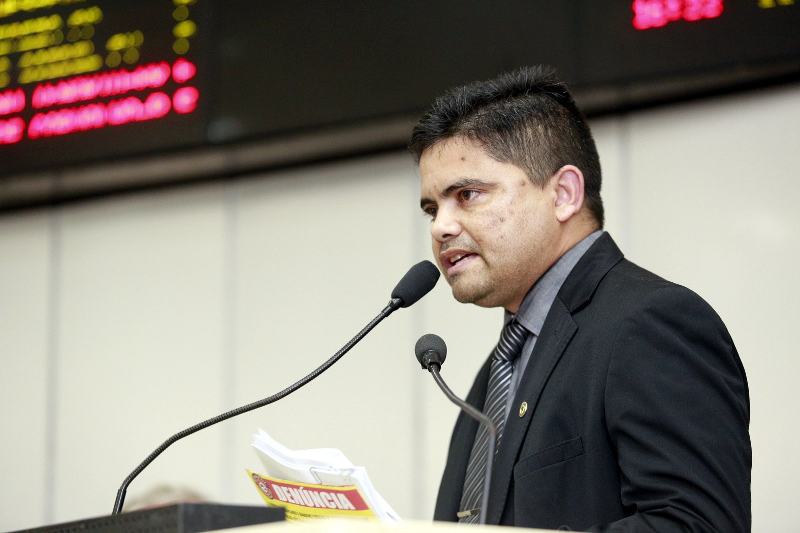 Jesuíno Boabaid recebe denúncias de precariedade no 5º BPM