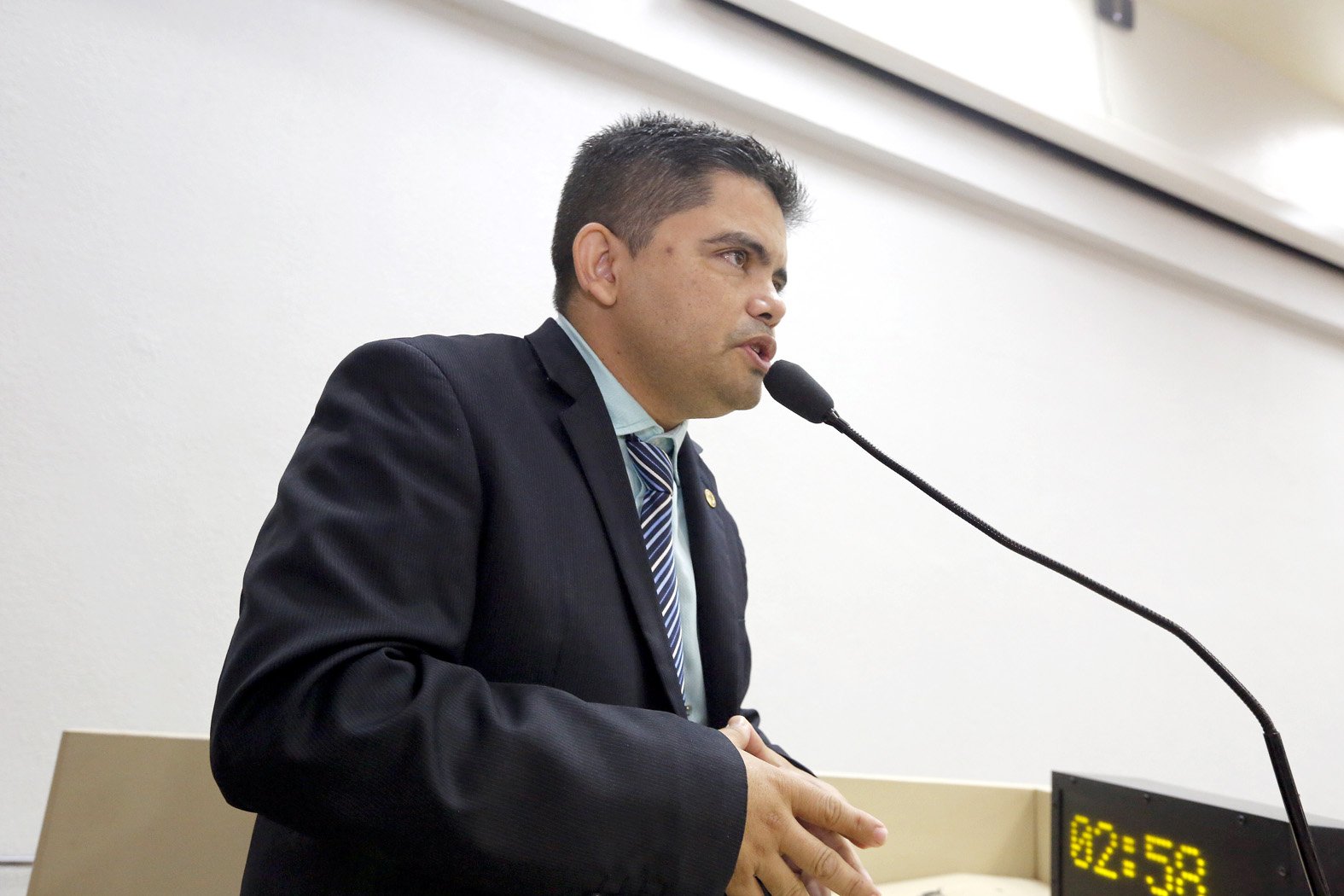 Jesuíno cobra providências para atender policiais femininas do 1º Batalhão