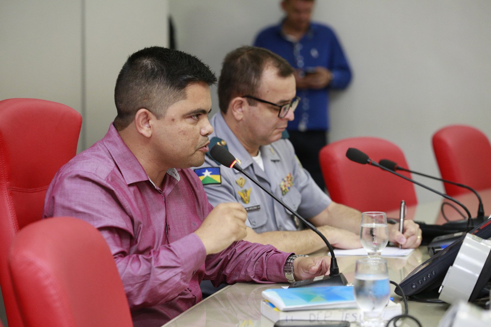 Jesuíno propõe soluções para problemas na Polícia Militar