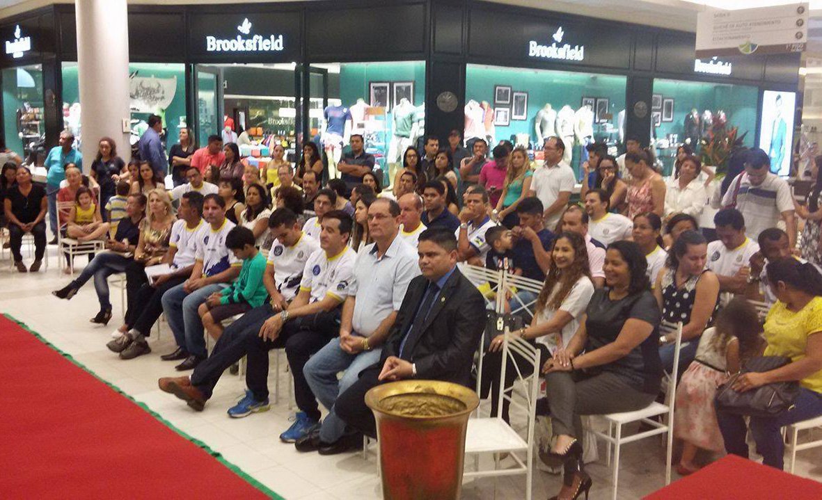 Deputado Jesuíno prestigia entrega de uniformes da Copa Patrulha Escolar