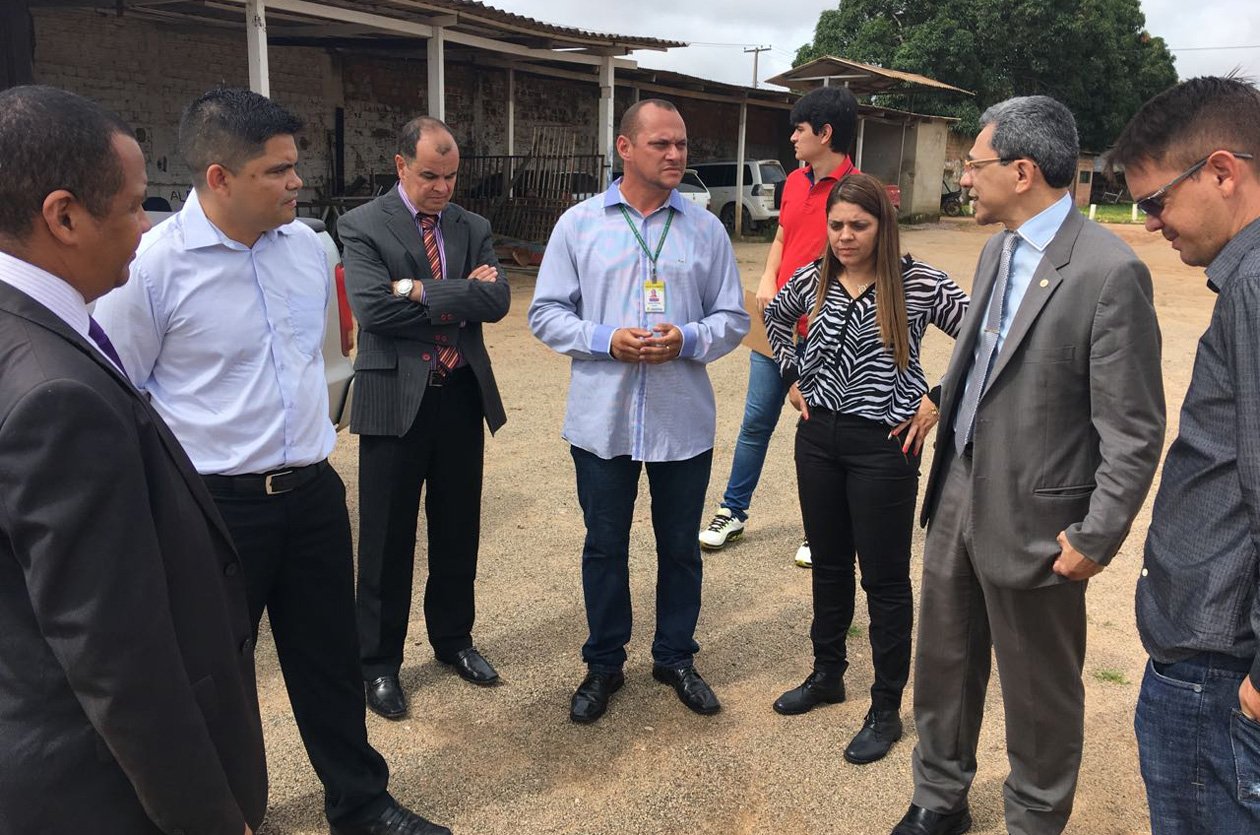 Jesuíno Boabaid realiza vistorias em presídios acompanhado de juiz