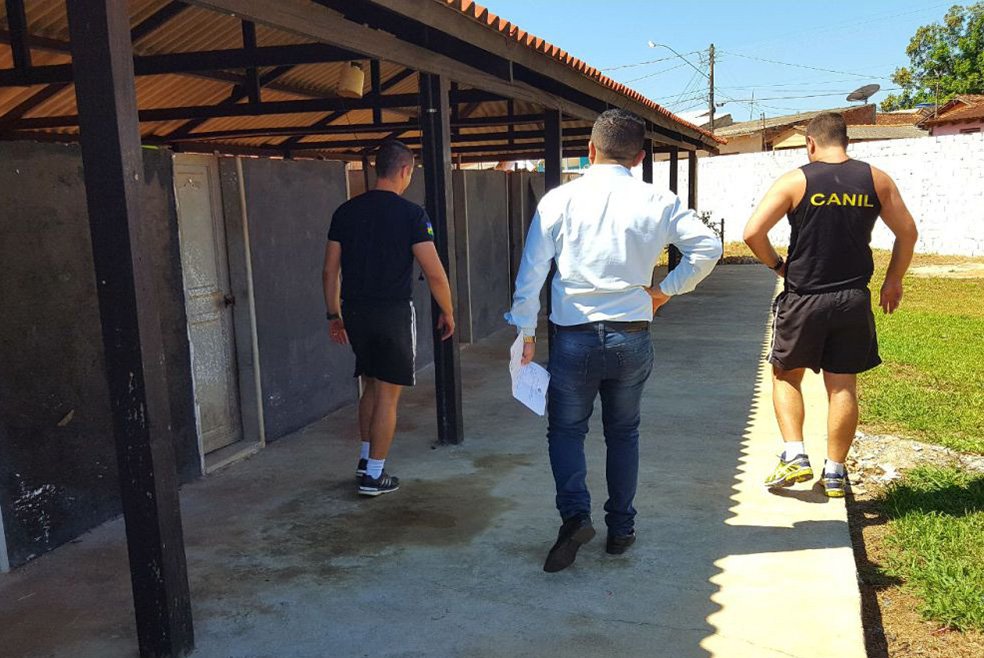 Deputado Jesuíno visita quartel da COE e ouve pedido de providências