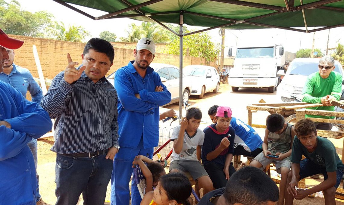 Jesuíno negocia com moradores e consegue desbloqueio da Estrada do Belmont