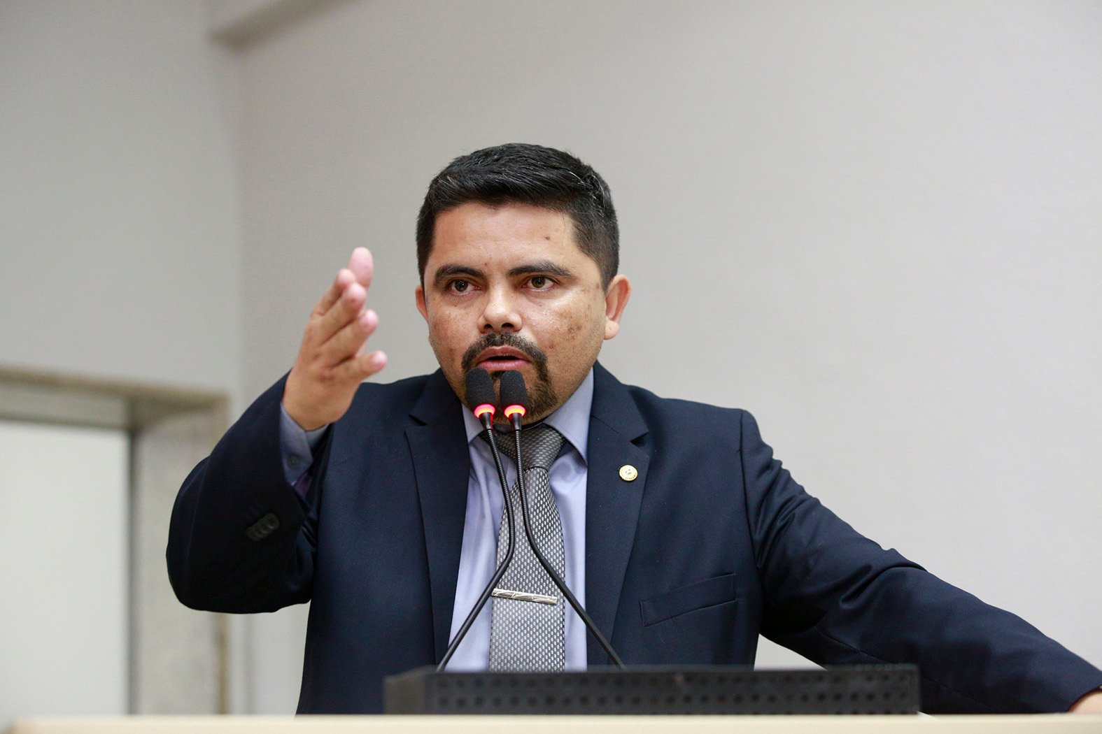 Jesuíno Boabaid afirma ter sido hostilizado durante audiência sobre militarização das escolas