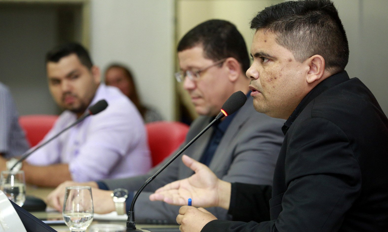 Audiência discute carga horária de servidores da Saúde no sistema prisional