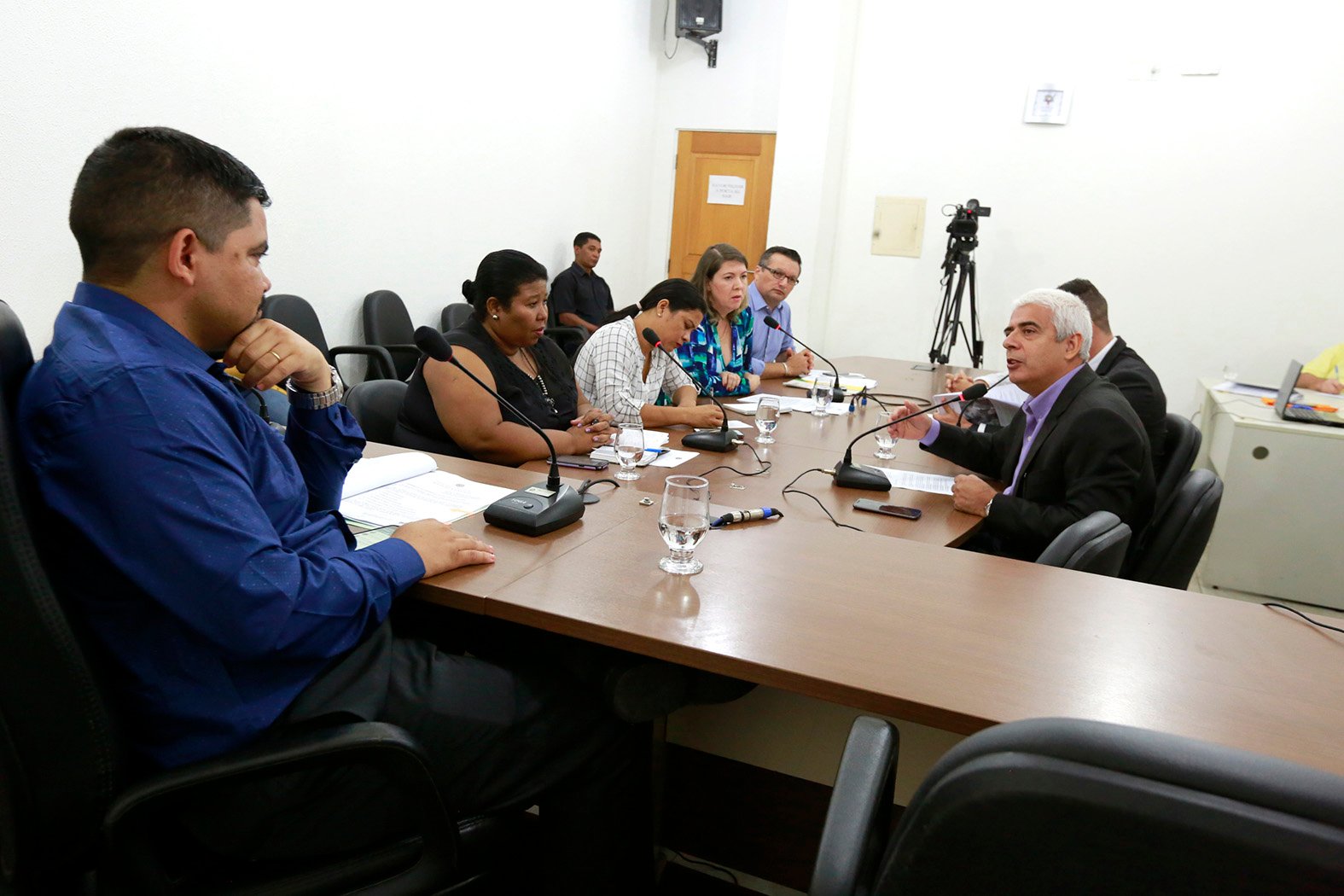 Deputado Jesuíno Boabaid realiza reunião de instrução legislativa sobre segunda via de documentos