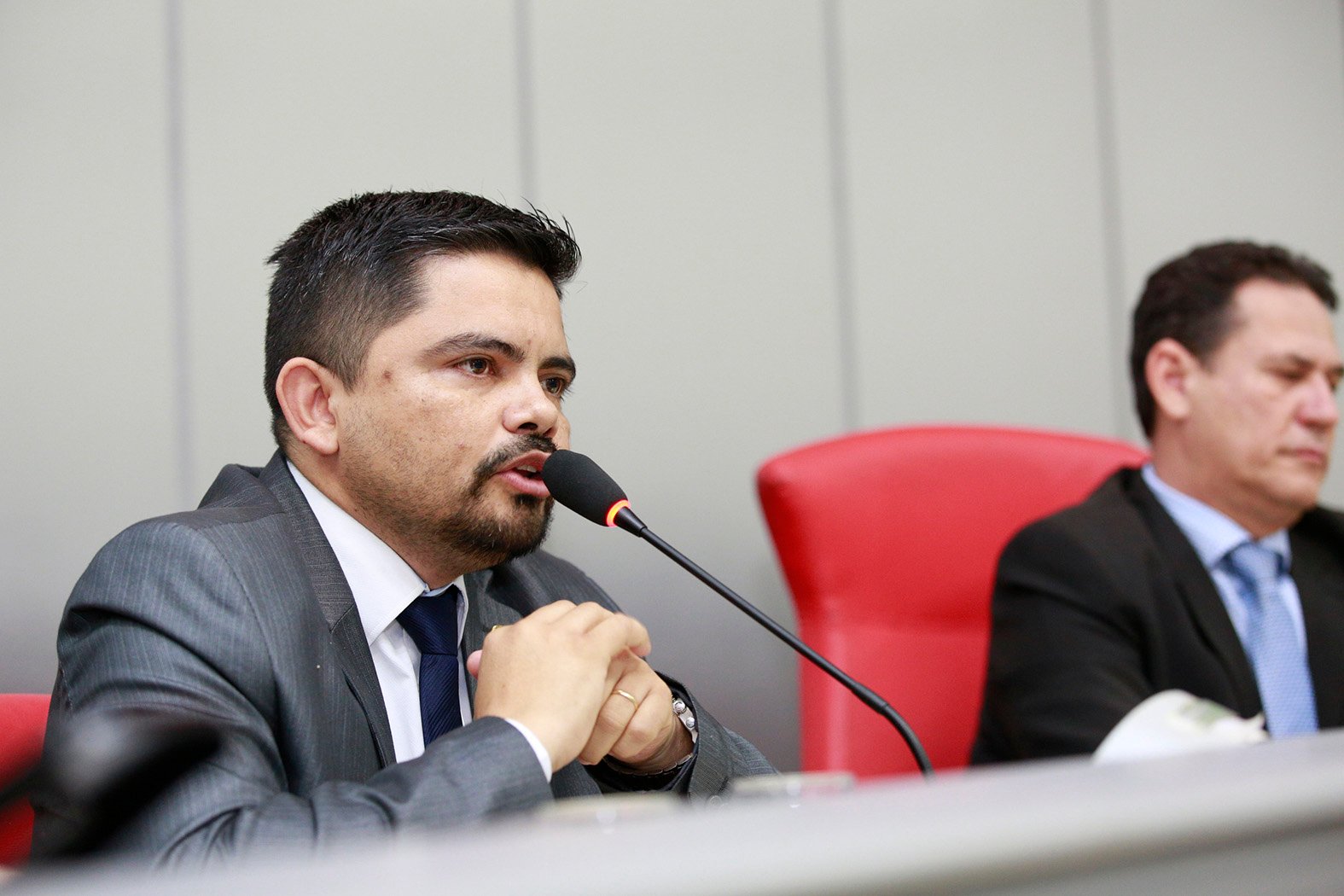 Deputado Jesuíno pede pavimentação asfáltica em ruas de Ji-Paraná