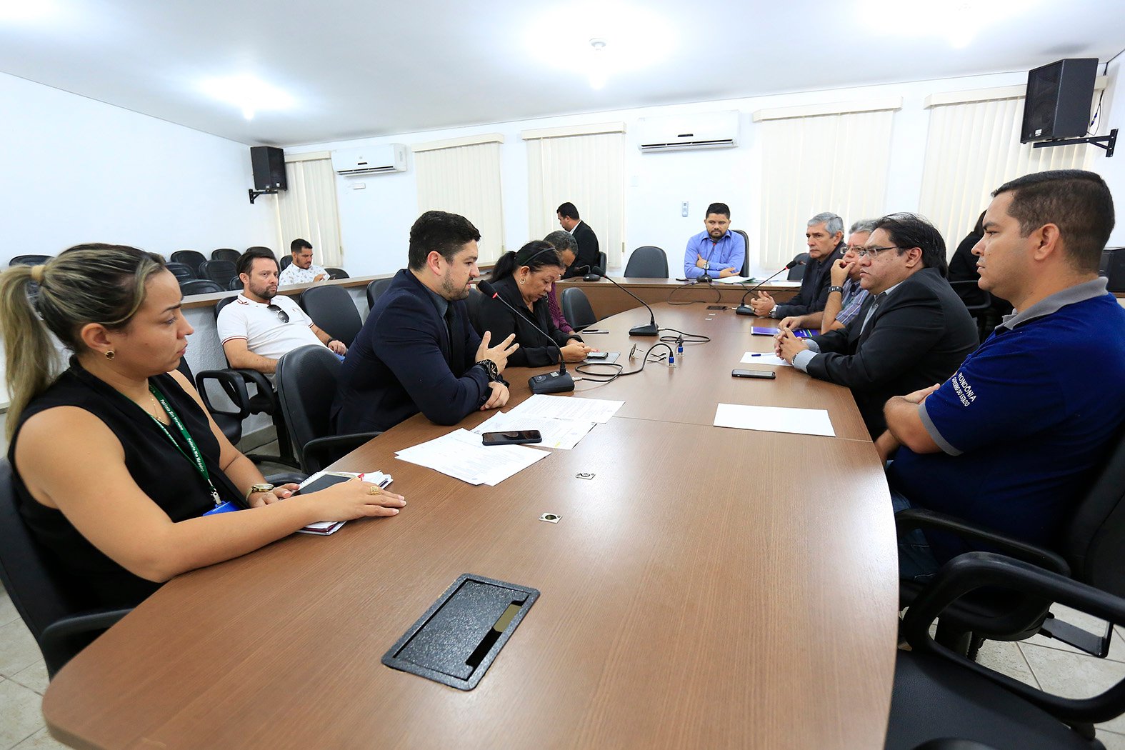 Reunião define soluções de problemas apresentados nas obras do Claudio Coutinho