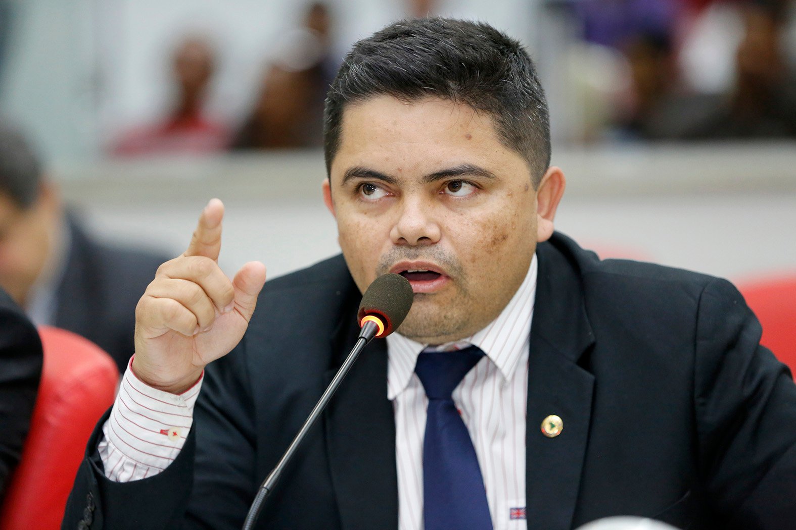 Jesuíno requer cópia de projeto de lei sobre o Fundo de Reconstituição de Bens Lesados