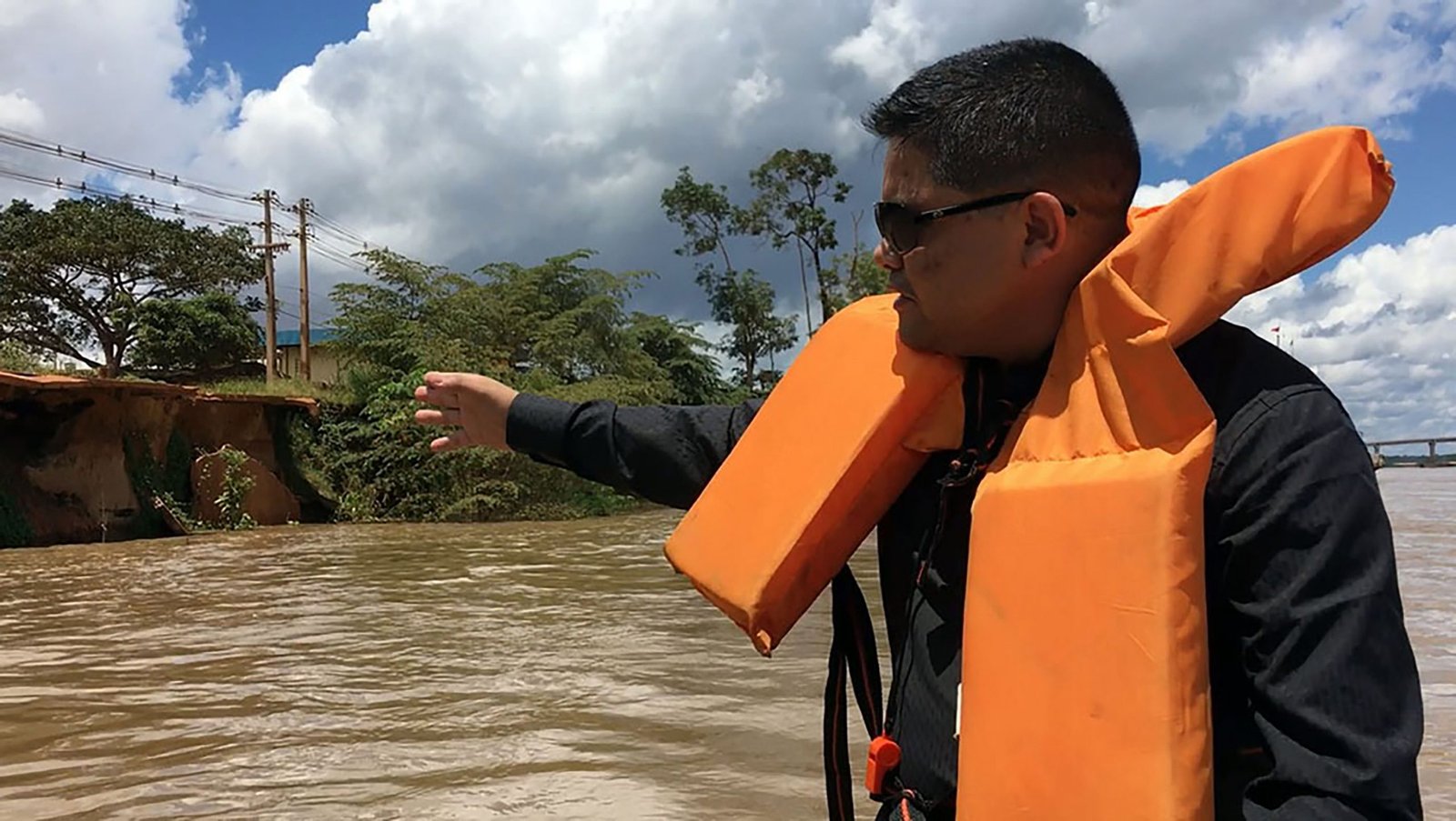 Jesuíno Boabaid verifica desmoronamento na Estrada do Belmont