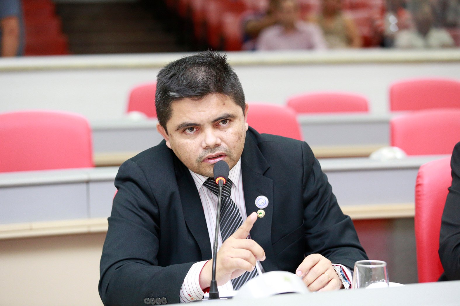 Parlamentar quer cópia de projetos com a finalidade de fiscalizar os processos